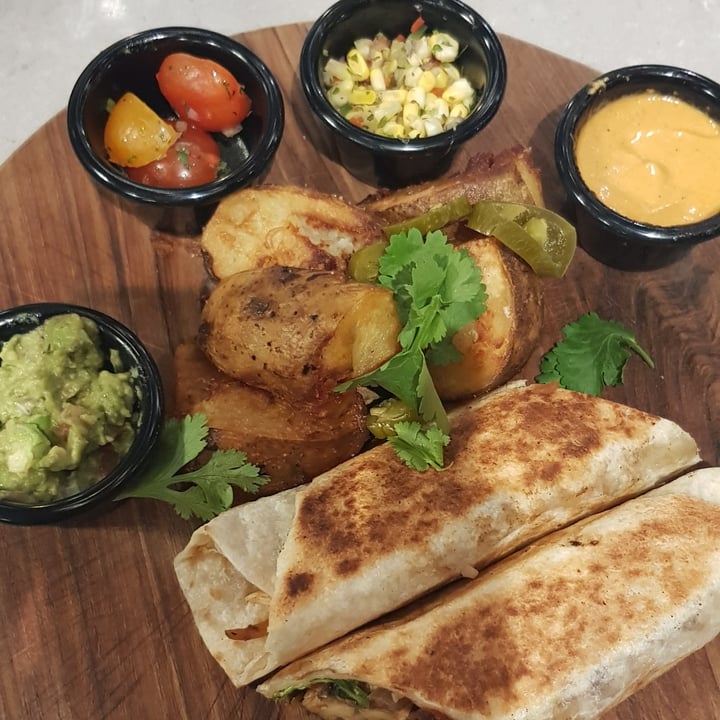 review photo of Genius Central Singapore Mexican Vegan Fajitas Wrap shared by @tvaritaaaa on 17 Jan 2021 - review