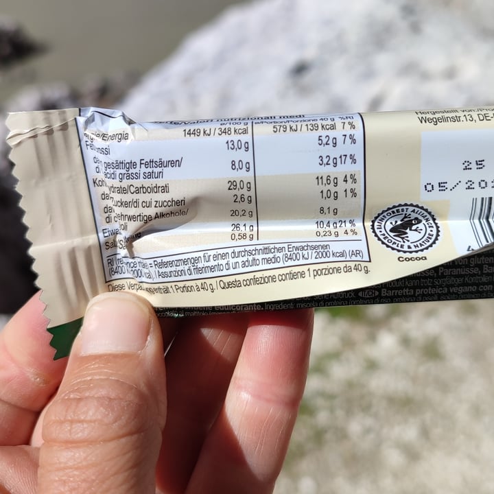 photo of IronMaxx Vegan protein bar cookies & cream geshmack shared by @monica86 on  10 Aug 2022 - review