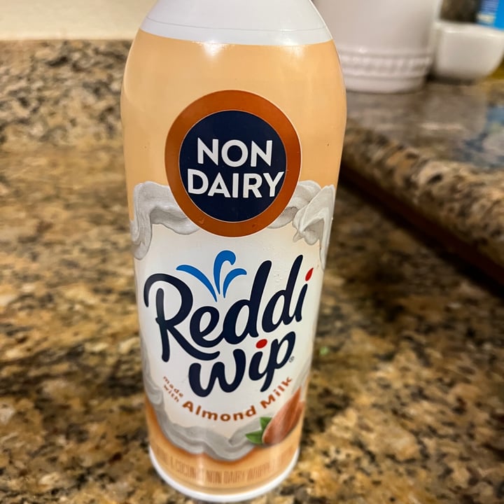 photo of Reddi-wip Almond Milk Reddi Wip shared by @elenaguijarro on  26 Dec 2021 - review
