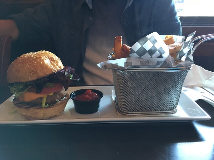photo of Coach and Horses (Temporarily closed) Beyond Meat Burger shared by @allisonwalters on  22 Jun 2019 - review