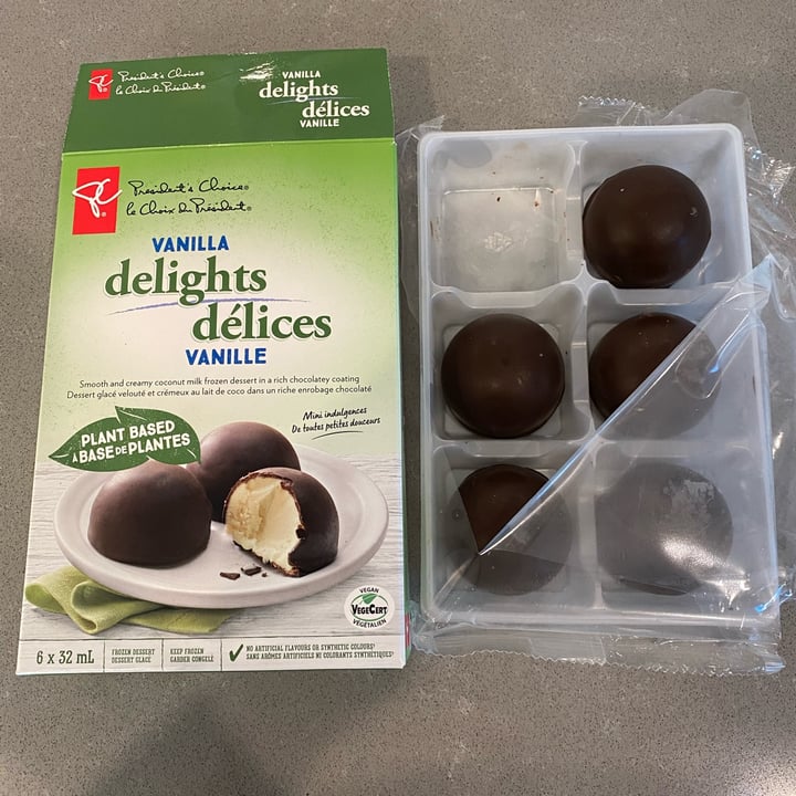 photo of President's Choice Vanilla Delights shared by @kchmils on  02 Nov 2022 - review
