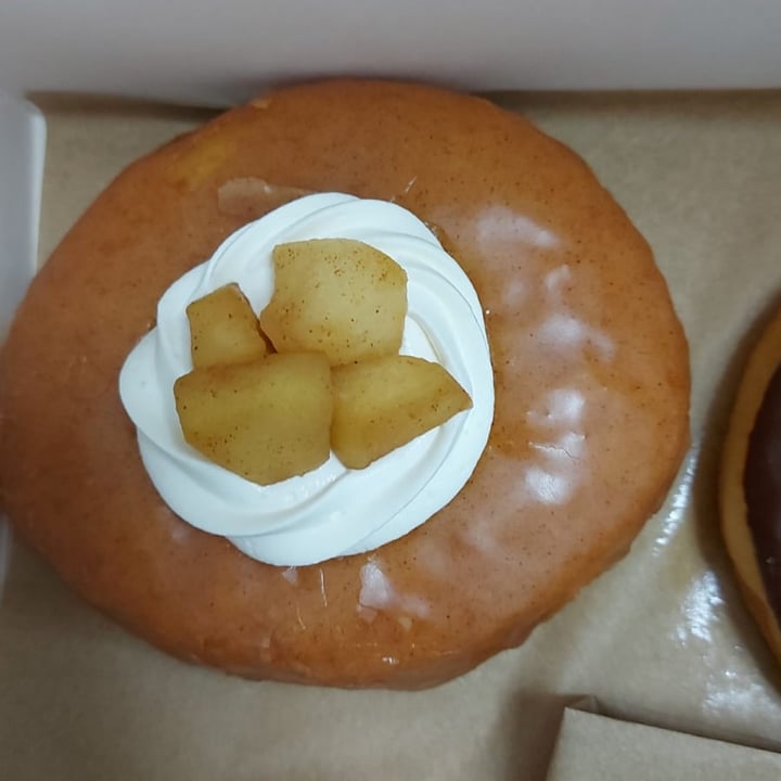 photo of VegAmazing Doughnuts Donut de manzana a la canela shared by @ggj on  17 Dec 2021 - review