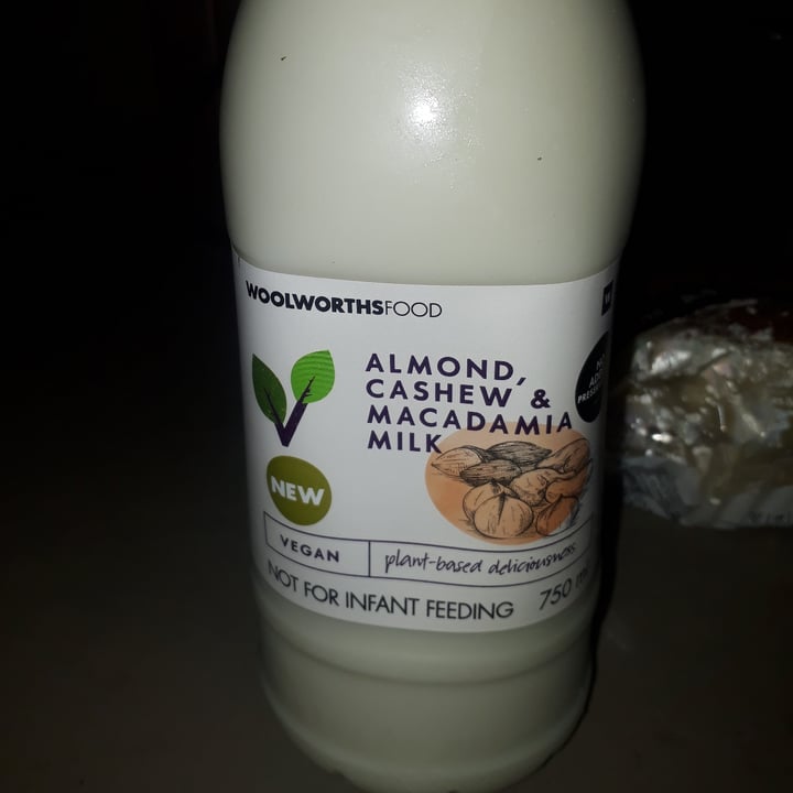 photo of Woolworths Food Almond cashew & macadamia milk shared by @sonja0310 on  25 Jun 2021 - review