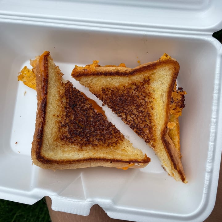 review photo of The Cheesy Chick Cafe & Food Trucks Vegan Grilled Cheese shared by @stephaniefroebel on 20 Jun 2021 - review