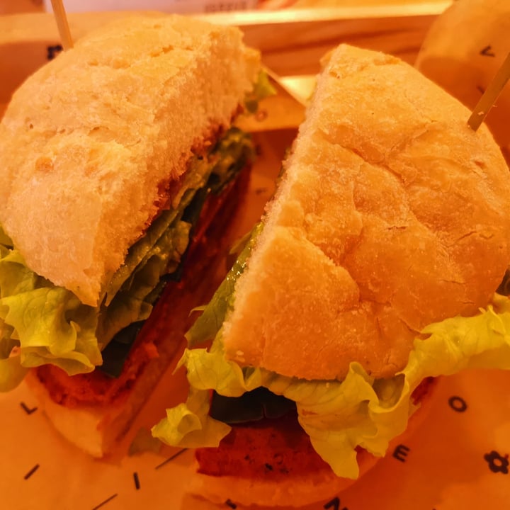 photo of Flower Burger Spicy Cecio shared by @bluebox289 on  25 Mar 2022 - review