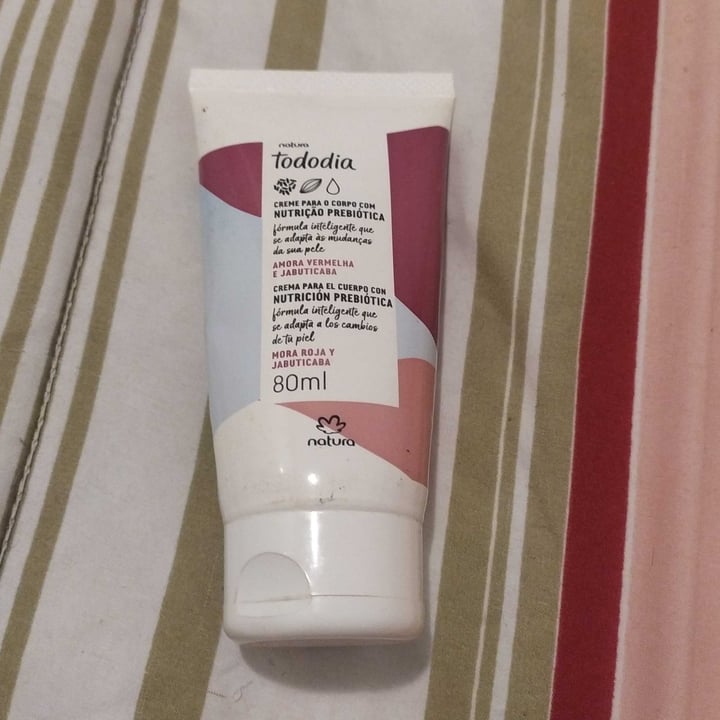 review photo of Natura Hidratante corporal Amora vermelha e jabutica shared by @rosaphim on 27 Apr 2022 - review
