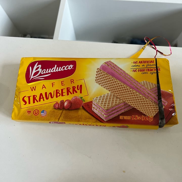 photo of Bauducco wafer strawberry shared by @jessycadasilveira on  02 Jun 2022 - review