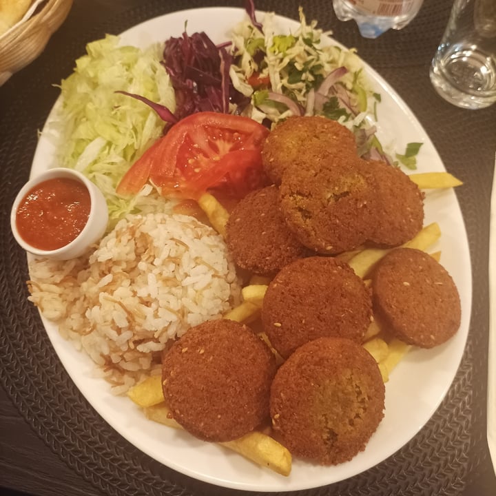 photo of Turkish Kebap Piatto Falafel shared by @valeluce85 on  24 Nov 2022 - review