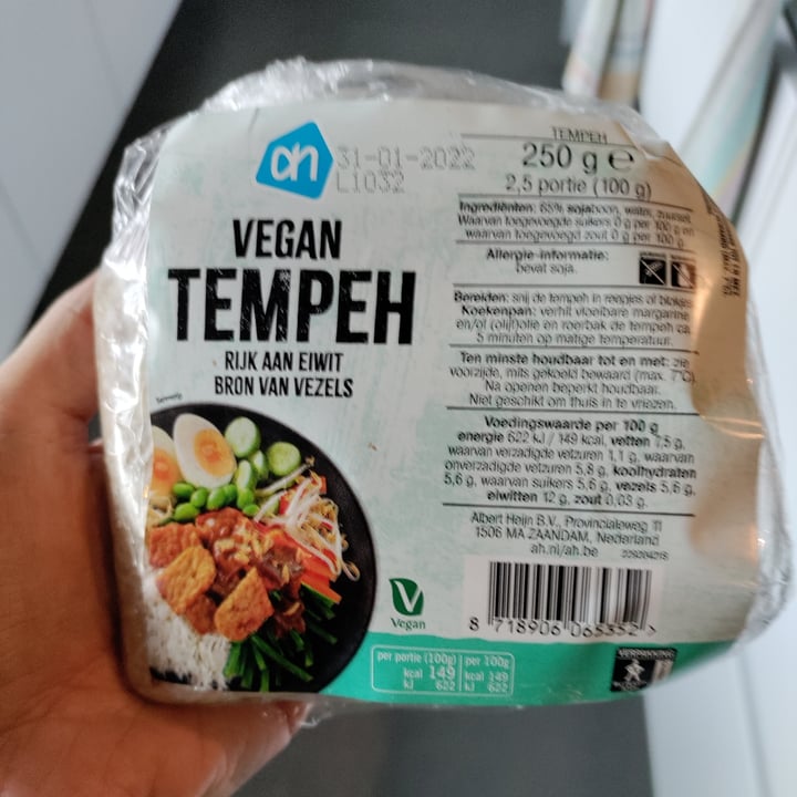 photo of Albert Heijn Vegan Tempeh shared by @camireds on  13 Feb 2022 - review
