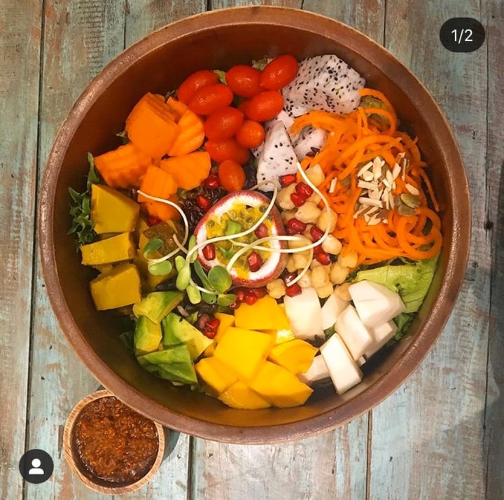 photo of Mango Buddha bowl shared by @vvremixes on  02 Apr 2020 - review