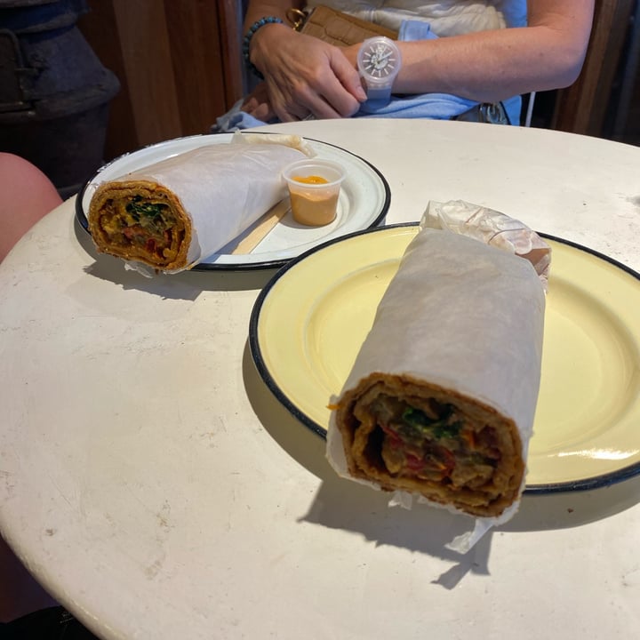 photo of SANA A ROU Wrap thai shared by @inespressable on  02 Jan 2022 - review
