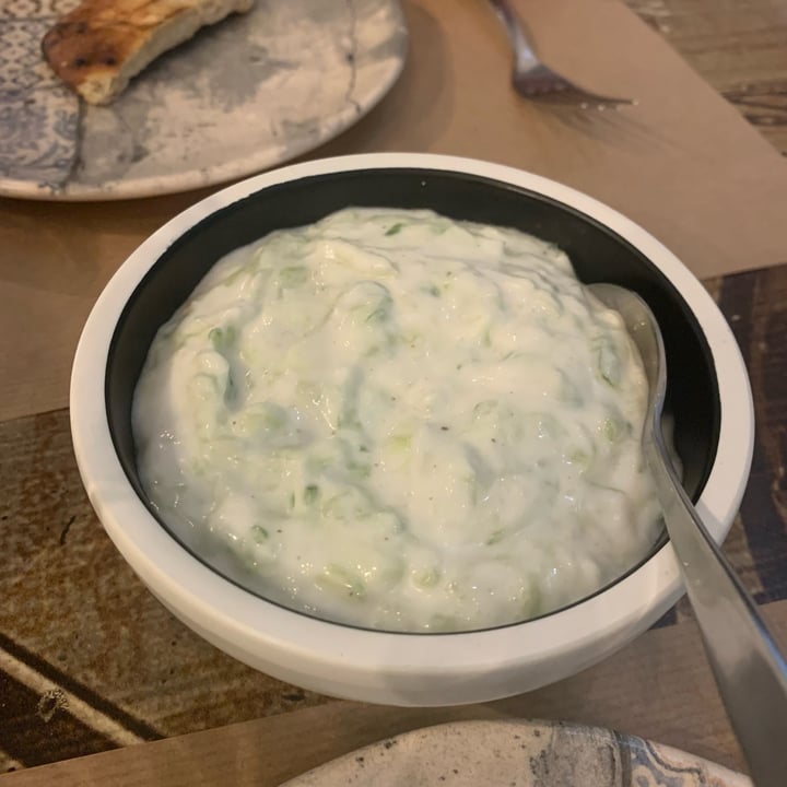 review photo of 韦蟻蔚喂蟼 螞伪位慰蠉谓 - Treis Laloun Tzatziki shared by @vanessabejjany on 27 Dec 2021 - review