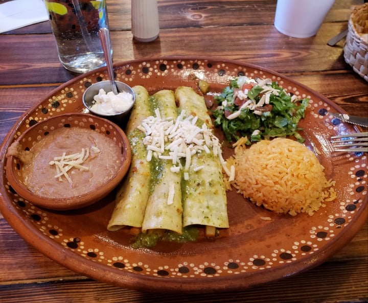 review photo of Luna Mexicana Restaurant Enchiladas Verde shared by @jaygee2212 on 18 Feb 2019 - review