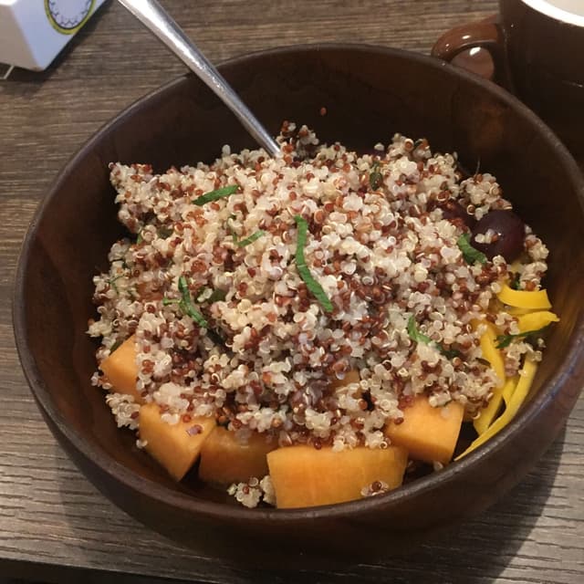 Photo du plat “Quinoa Fruit Salad”