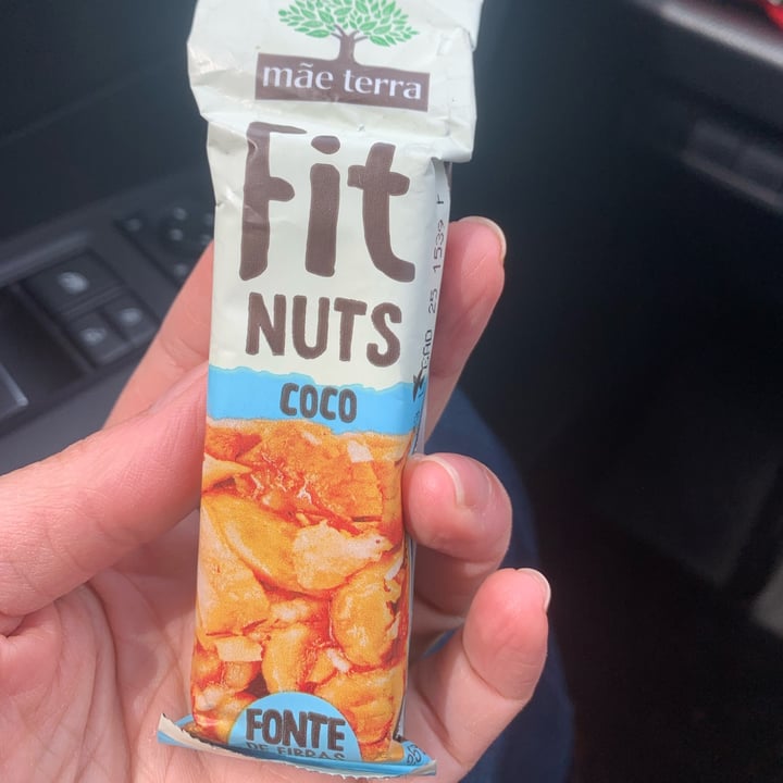 photo of Mãe Terra barrinha fit nuts coco shared by @nutriamandacamargo on  18 Aug 2022 - review