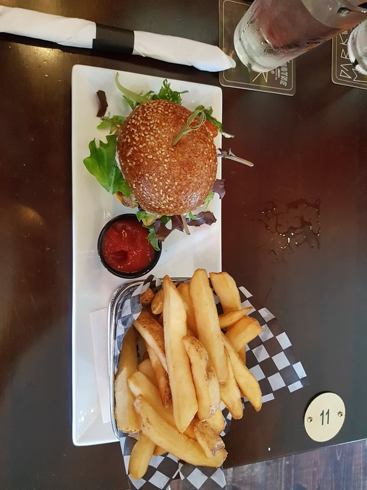 photo of Coach and Horses (Temporarily closed) Beyond Meat Burger shared by @rosie on  09 May 2018 - review