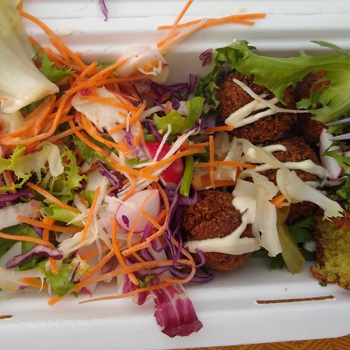 photo of Confiture Harmonie Et Gourmets falafel con ensalada shared by @muel on  08 May 2022 - review