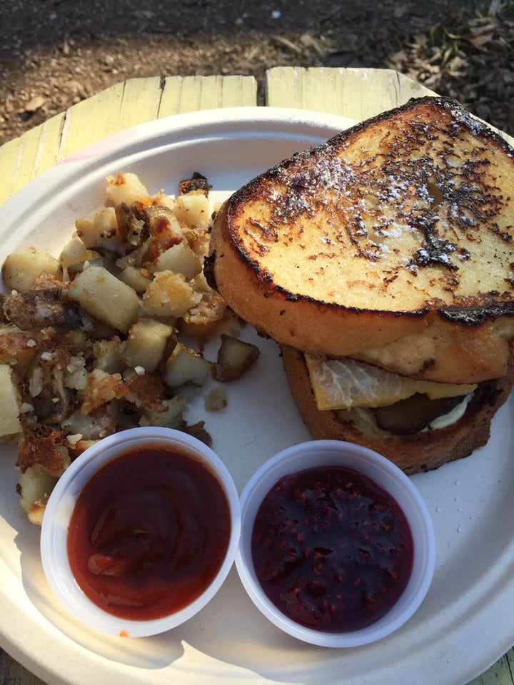 review photo of Bistro Vonish Tofu Scramble and French Toast shared by @mollycule428 on 19 Dec 2019 - review