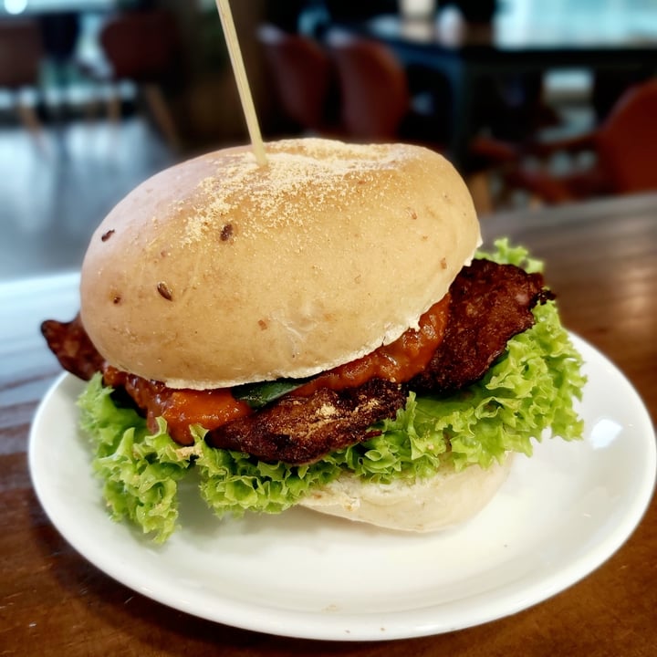 photo of nomVnom Bistro Temptation Satay Burger shared by @herbimetal on  30 Dec 2021 - review