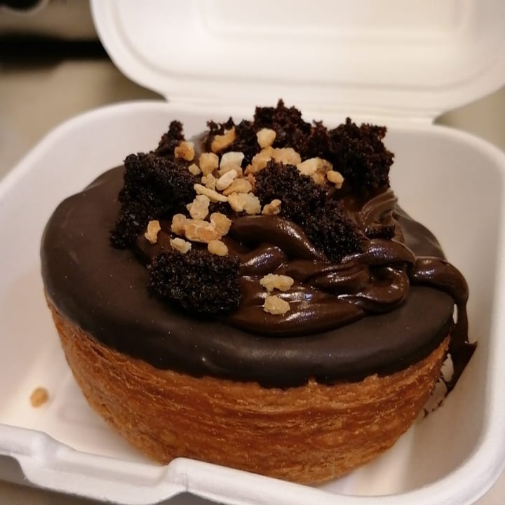 photo of chök the chocolate kitchen Cronut shared by @sandoralosmios on  18 Dec 2020 - review