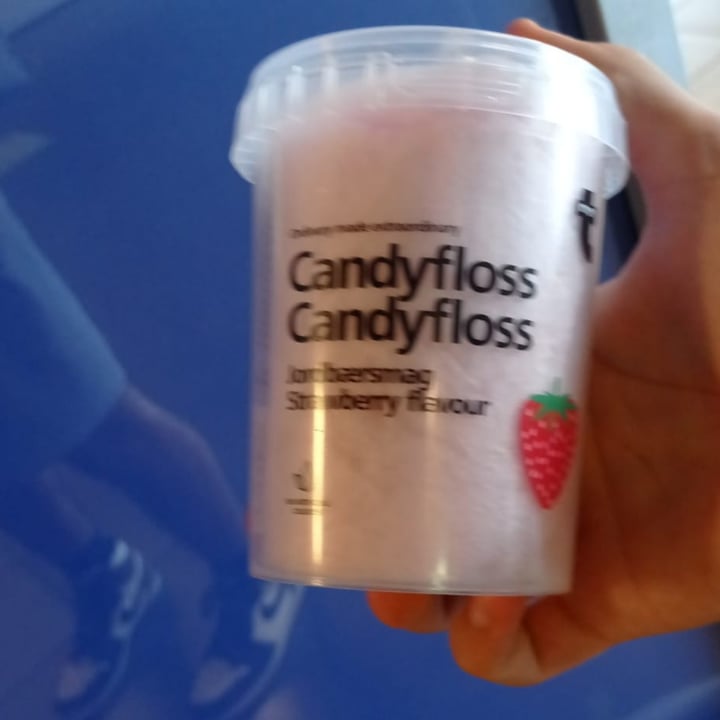 photo of Flying Tiger Strawberry candyfloss shared by @vegetalgiampo on  13 May 2022 - review