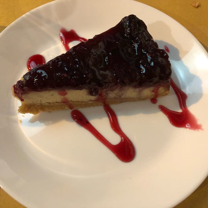 photo of Il Vegano - Firenze Cheesecake Ai Frutti Di Bosco shared by @francescasaltori on  25 Jul 2022 - review