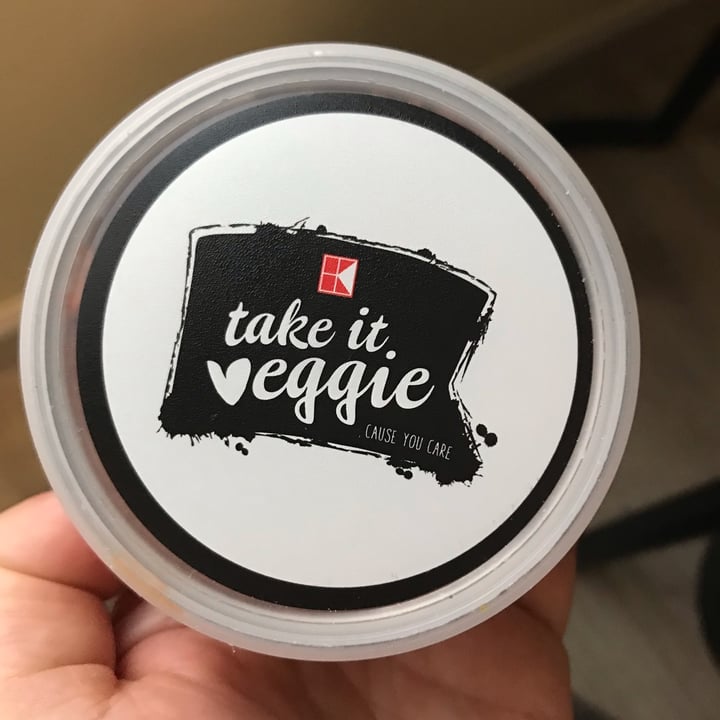 review photo of Kaufland Take it Veggie Paprika-Cashew Spread shared by @vegvale on 19 Mar 2022 - review
