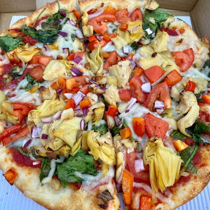 photo of Peninsula Pizza Boss Lady Veggie (substitute Vegan Cheese) shared by @maggie on  09 Sep 2020 - review