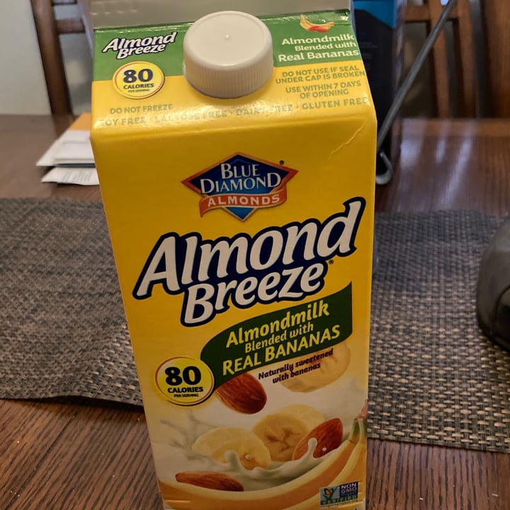 photo of Blue Diamond Almond milk blended with real bananas shared by @maddymo7 on  16 May 2021 - review