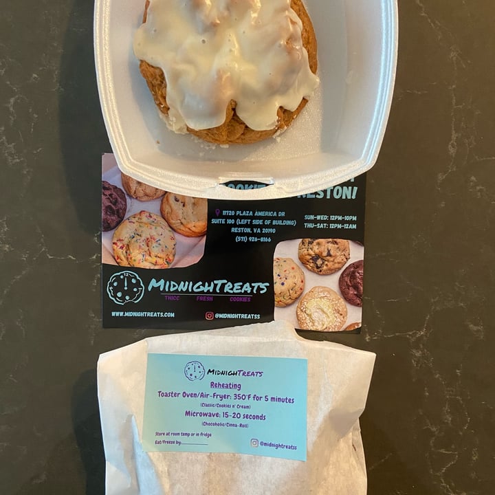 review photo of MidnighTreats The Cinna-Roll shared by @daphneb on 30 Jul 2022 - review