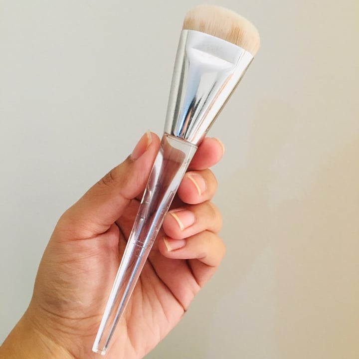 photo of e.l.f. Cosmetics Brocha de Contorno shared by @sofiporti on  14 Oct 2020 - review