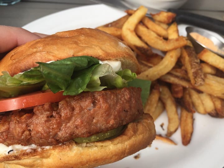 review photo of MeeT in Yaletown The Beyond Burger shared by @thejoanna on 19 Oct 2019 - review