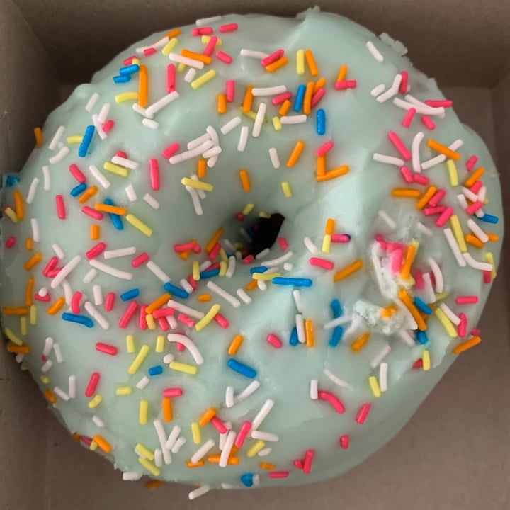 photo of Grumpy & Runt | Little Deli & Donuts Vanilla Sprinkles shared by @annika-m on  29 Aug 2021 - review