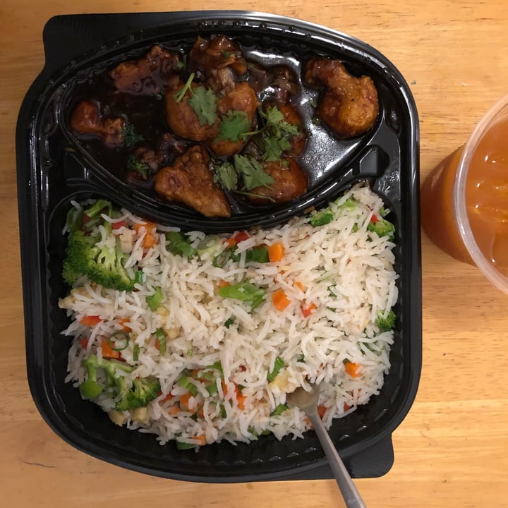 photo of Chowking Restaurant Al Khuwair Vegetable Manchurian Vegetable Chaofan Combo shared by @skepticphytophile on  18 Jul 2022 - review