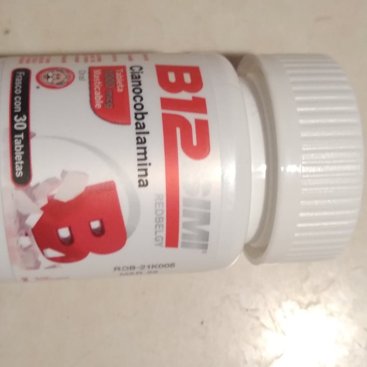 photo of Farmacias de similares (Various Brands) Vitamina b12/ B12 simi shared by @karlos2021 on  27 Sep 2021 - review