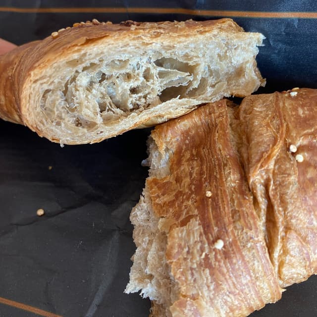 Photo of the dish “Croissant vegano con farro e quinoa”
