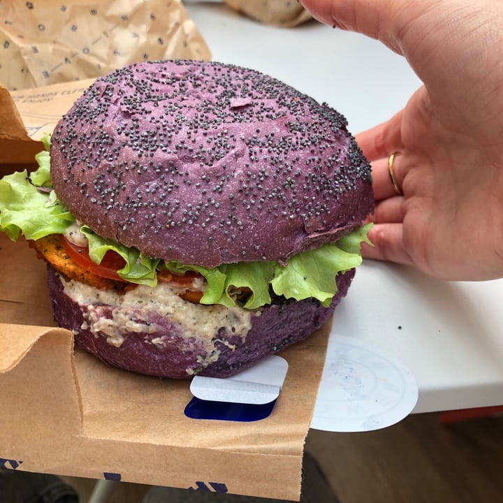 photo of Flower Burger Cheesy Cecio Burger shared by @giuliettaveg on  16 Feb 2021 - review