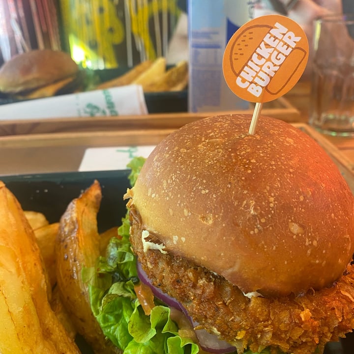 photo of Hierbabuena Chicken Plant Burger shared by @zahatravi on  08 May 2022 - review