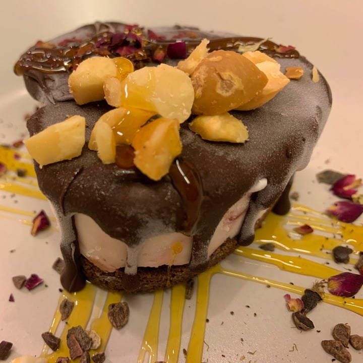 photo of Well Loft Chocolate Cheezecake Please! shared by @roshninagaria on  29 Apr 2021 - review