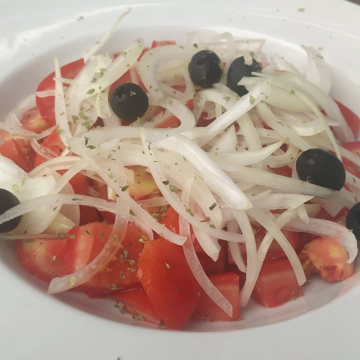 photo of OHANA Ensalada de tomate shared by @ebarrenetxea on  30 Aug 2021 - review