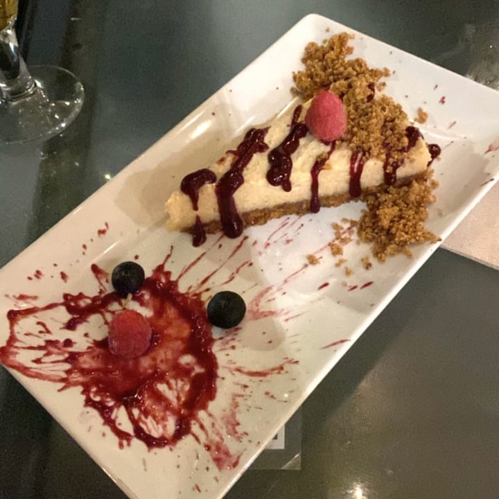 photo of Roots & Rolls Cheesecake shared by @daianavegana on  03 Sep 2022 - review