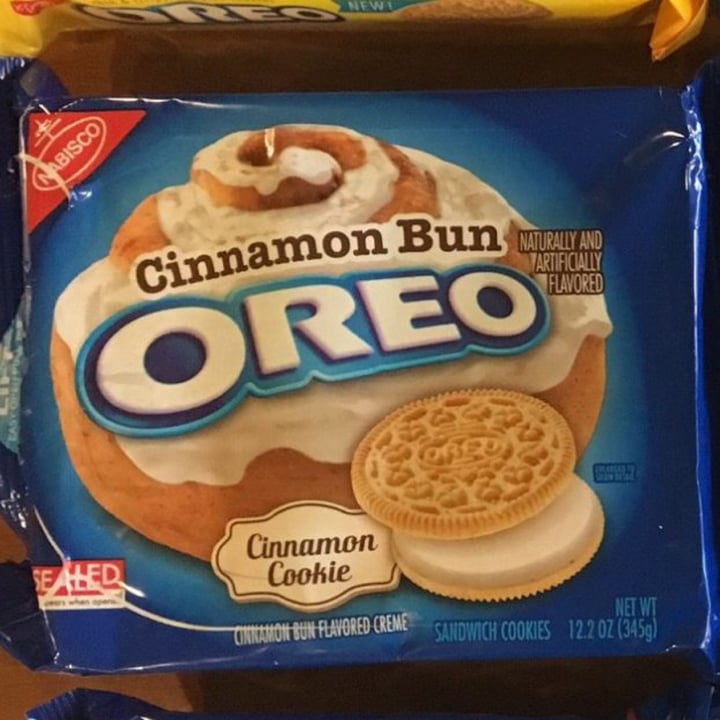 review photo of Mondelēz International Cinnamon bun Oreos shared by @diegolisma on 02 May 2022 - review