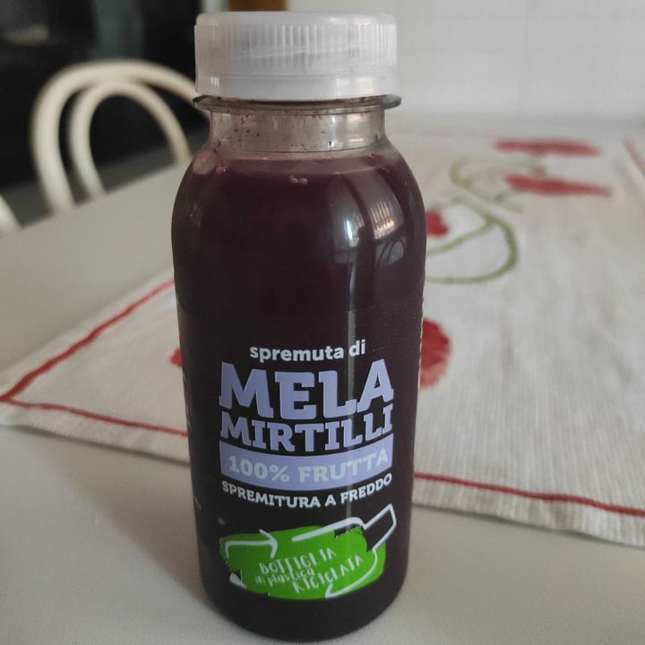 photo of Macè Succo di mela e mirtilli shared by @aalis on  18 Jul 2022 - review