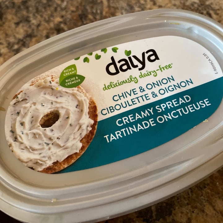 photo of Daiya Chive & Onion Cream Cheeze Style Spread shared by @iyerniki on  17 Nov 2020 - review