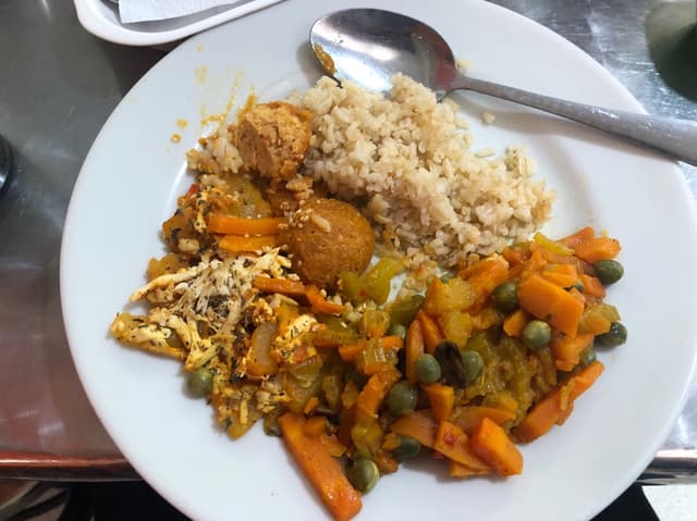 Photo of the dish “Estofado Se Suquini , Champiñones , Arroz Y Bolas De Sesami”