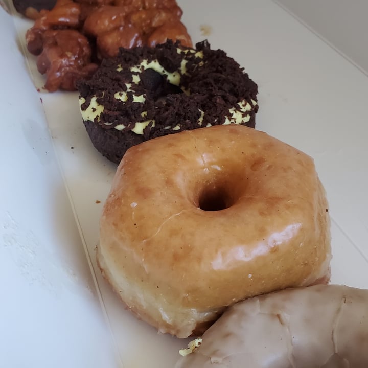photo of Cartems Donuts Vanilla Bean Donut shared by @rosiesully on  12 Aug 2021 - review