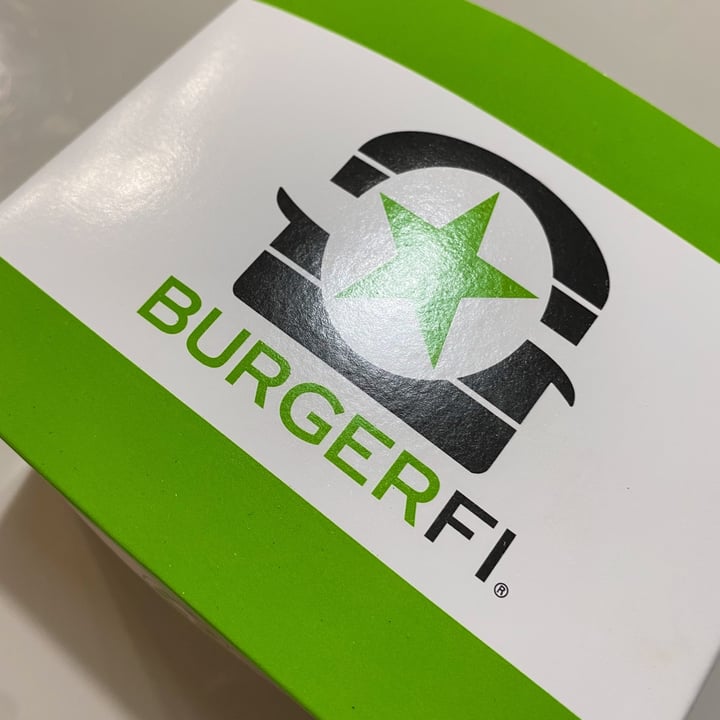 photo of BurgerFi Vegan Beyond Burger shared by @valeeeryh on  21 Jan 2021 - review