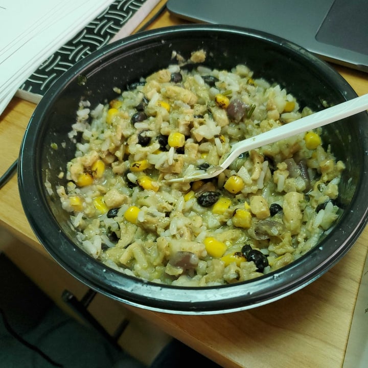 photo of Tattooed Chef plant based chicken burrito bowl shared by @greenteabean on  08 Dec 2022 - review