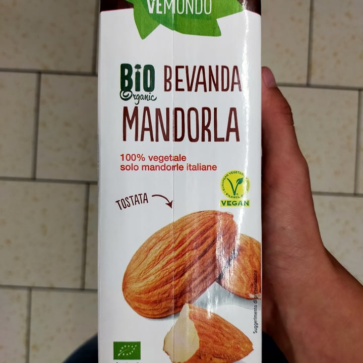 photo of Vemondo Bevanda alla mandorla shared by @sabrinatr on  04 Sep 2022 - review