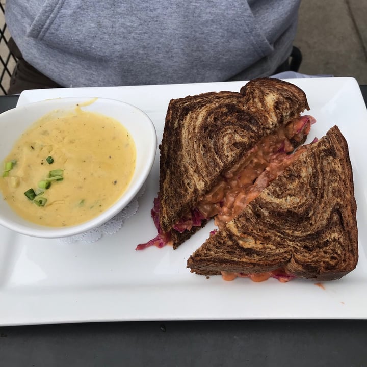 photo of Leaf Reuben shared by @mallory17 on  25 Oct 2020 - review